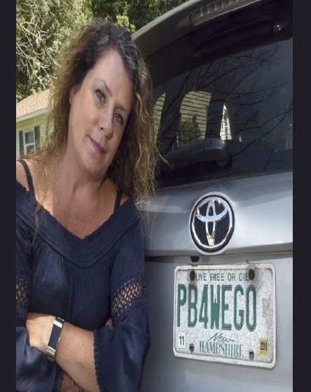 THE STATE CALLED HER LICENSE PLATE INAPPROPRIATE AFTER 15 YEARS, BUT THIS MOM FOUGHT BACK AND WON – story